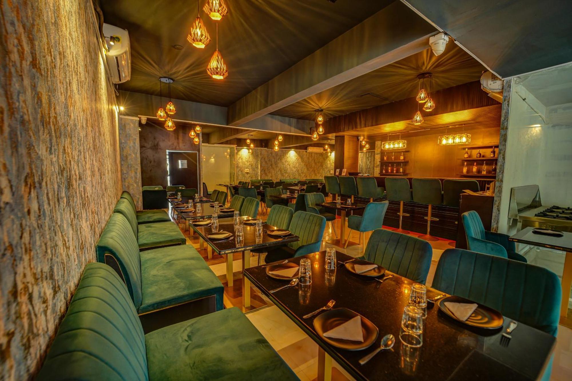 The Emerald Inn Bangalore Luaran gambar