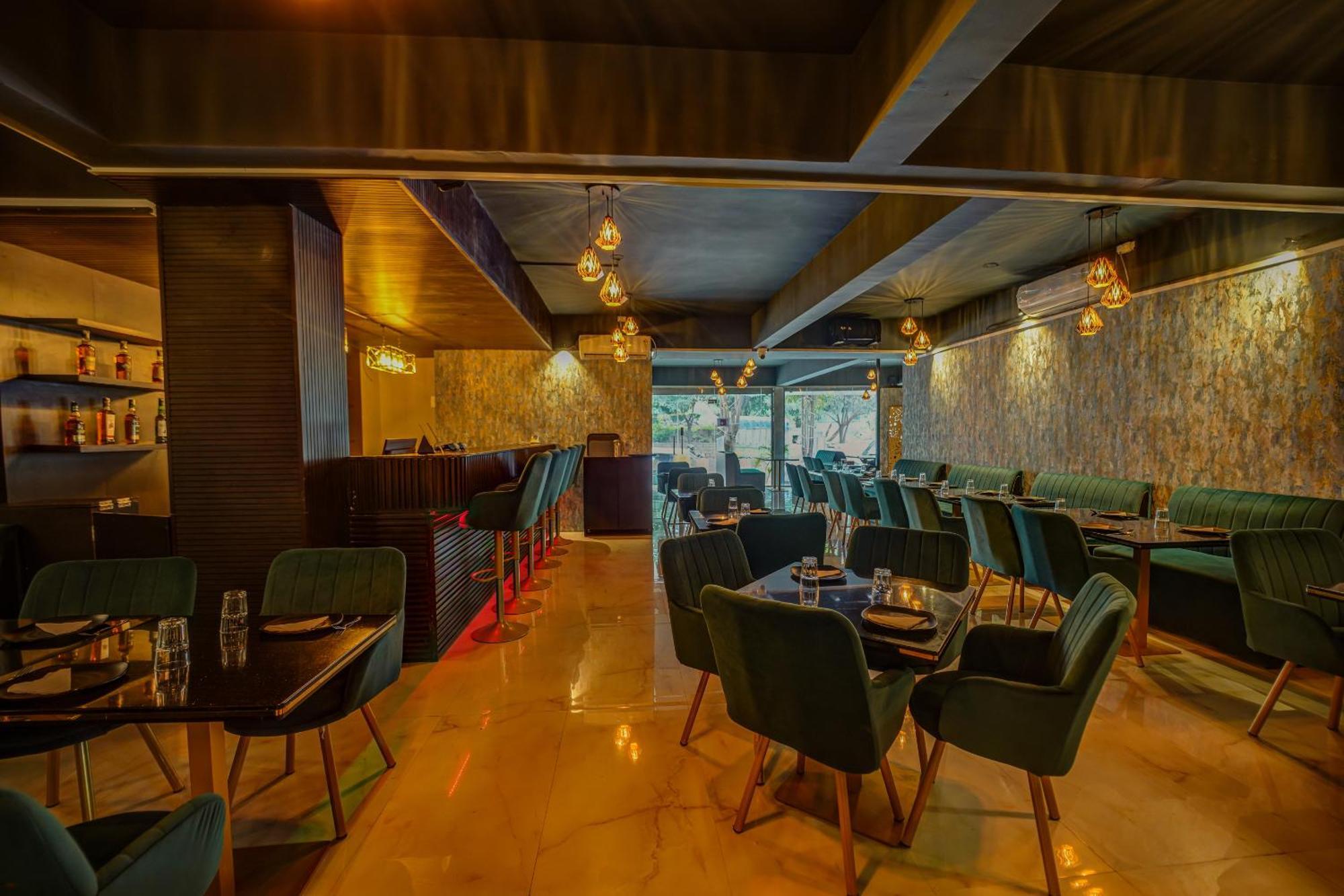 The Emerald Inn Bangalore Luaran gambar